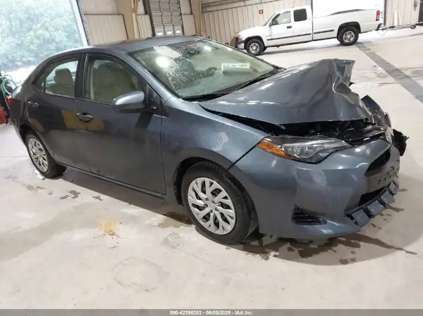 2T1BURHE1JC054495 2018 TOYOTA COROLLA - Image 1