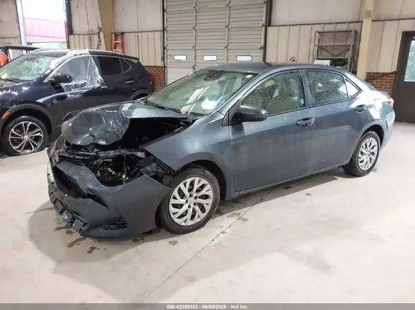 2T1BURHE1JC054495 2018 TOYOTA COROLLA - Image 2