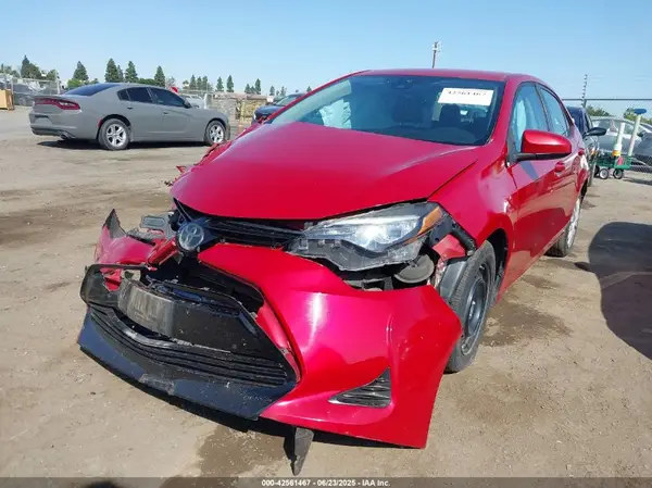2T1BURHE1JC066257 2018 TOYOTA COROLLA - Image 2