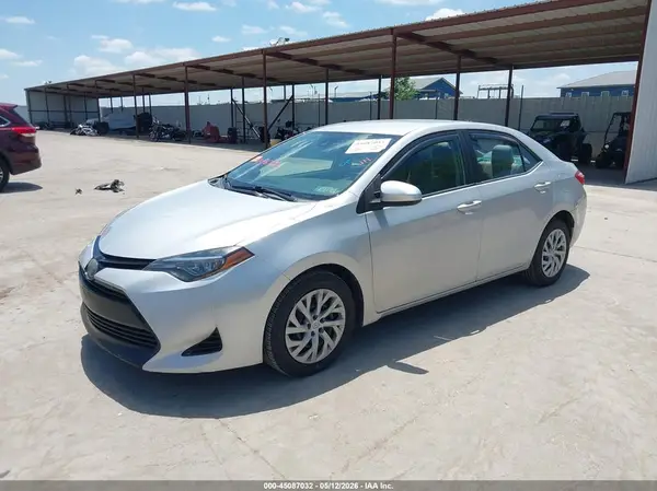 2T1BURHE1JC067750 2018 TOYOTA COROLLA - Image 2