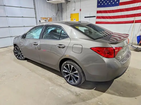 2T1BURHE1JC074956 2018 TOYOTA COROLLA - Image 2
