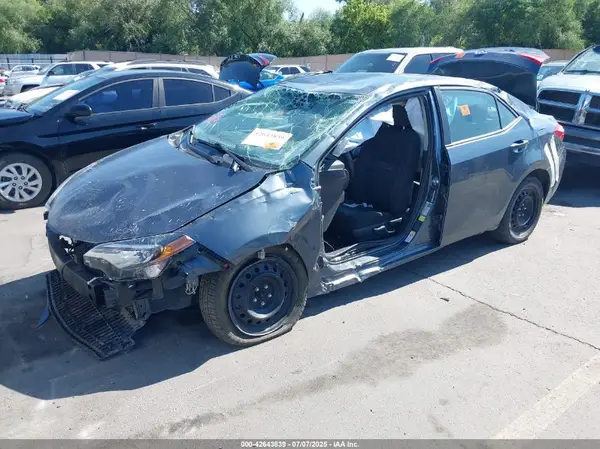 2T1BURHE1JC081499 2018 TOYOTA COROLLA - Image 2