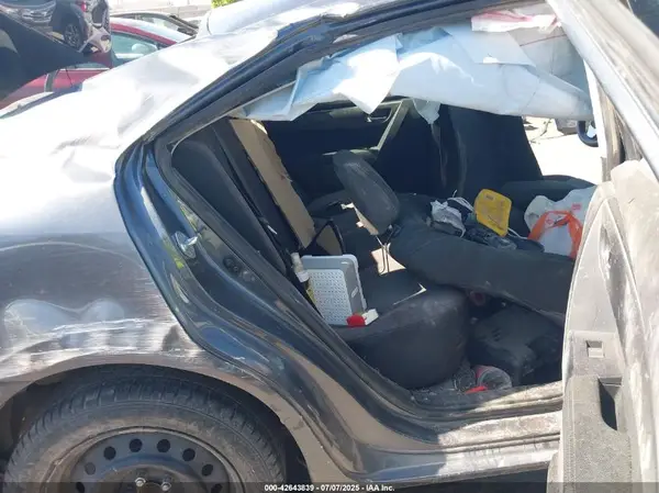 2T1BURHE1JC081499 2018 TOYOTA COROLLA - Image 8