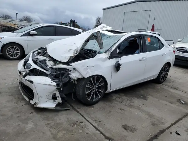 2T1BURHE1JC084497 2018 TOYOTA COROLLA - Image 1