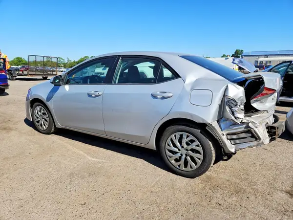 2T1BURHE1JC086010 2018 TOYOTA COROLLA - Image 2