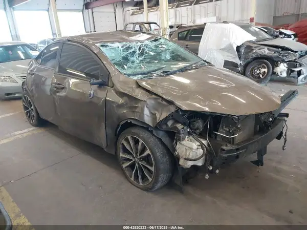 2T1BURHE1JC087979 2018 TOYOTA COROLLA - Image 1