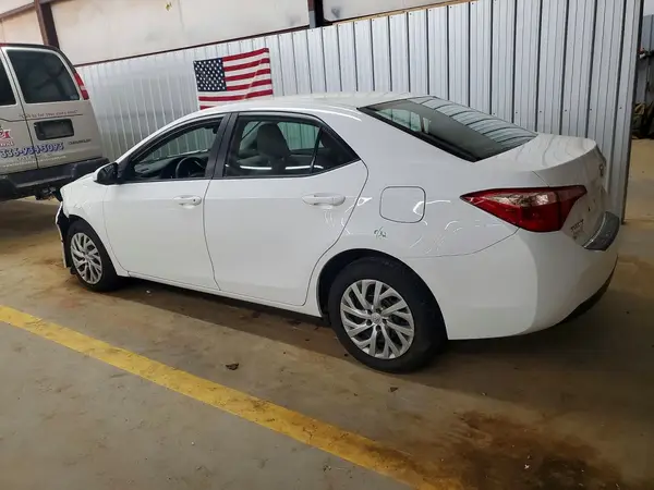 2T1BURHE1JC090672 2018 TOYOTA COROLLA - Image 2