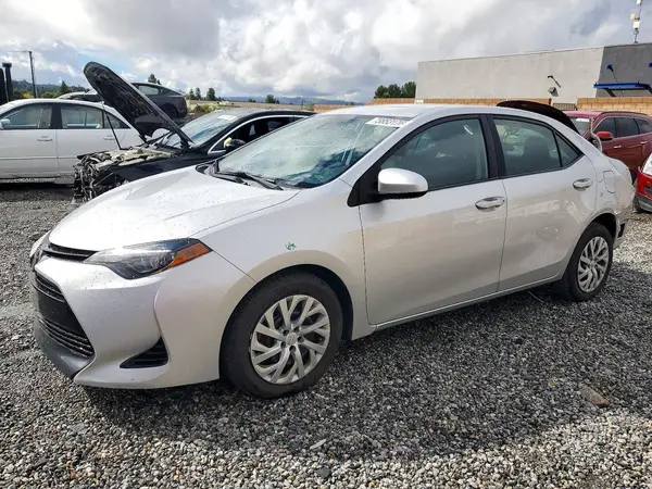 2T1BURHE1JC092969 2018 TOYOTA COROLLA - Image 1