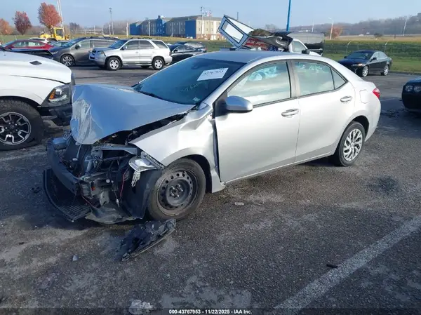 2T1BURHE1JC094379 2018 TOYOTA COROLLA - Image 2