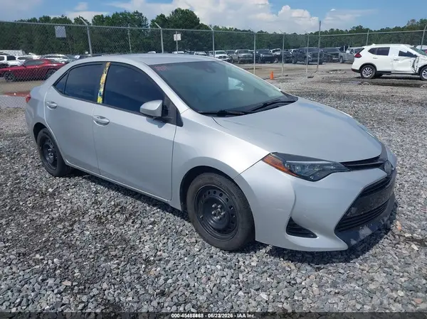 2T1BURHE1JC096794 2018 TOYOTA COROLLA - Image 1