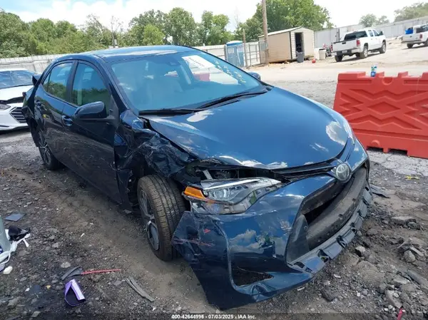 2T1BURHE1JC105669 2018 TOYOTA COROLLA - Image 1