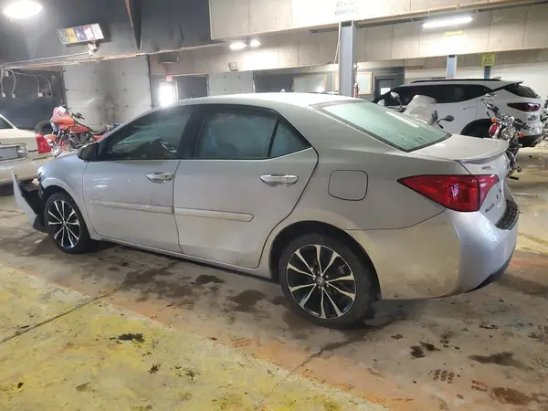 2T1BURHE1JC108619 2018 TOYOTA COROLLA - Image 2