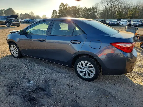 2T1BURHE1JC109737 2018 TOYOTA COROLLA - Image 2