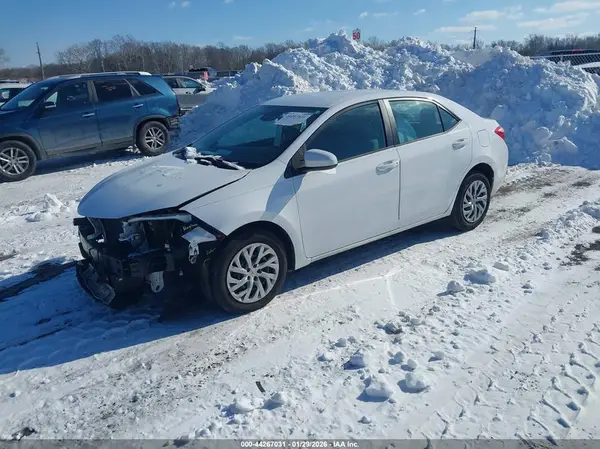 2T1BURHE1JC109981 2018 TOYOTA COROLLA - Image 2