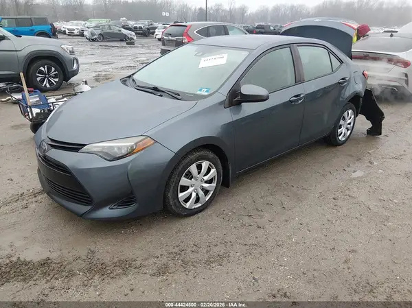 2T1BURHE1JC111021 2018 TOYOTA COROLLA - Image 2