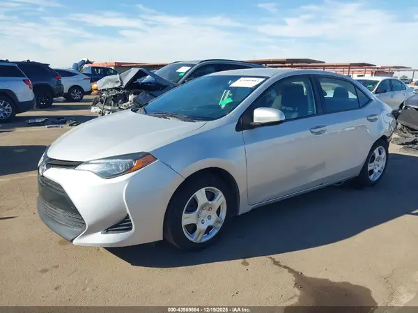 2T1BURHE1JC115487 2018 TOYOTA COROLLA - Image 2