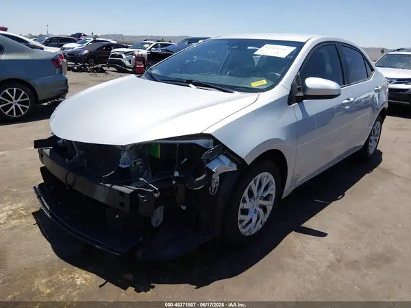 2T1BURHE1JC117868 2018 TOYOTA COROLLA - Image 2