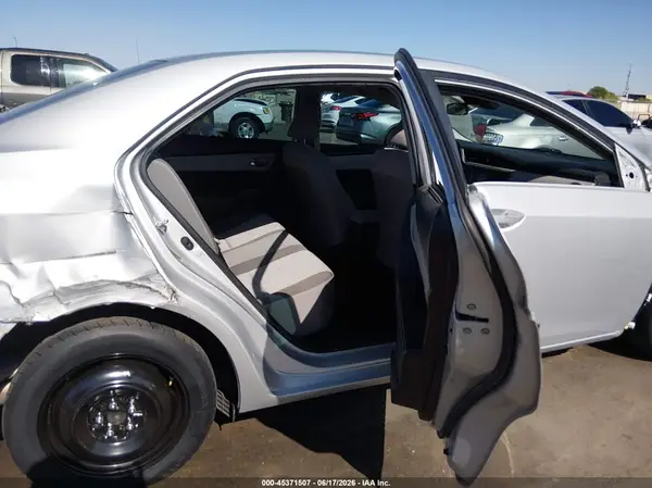 2T1BURHE1JC117868 2018 TOYOTA COROLLA - Image 8