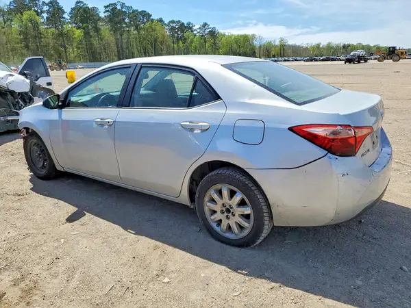 2T1BURHE1JC119572 2018 TOYOTA COROLLA - Image 2