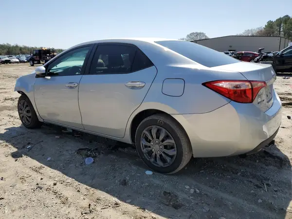 2T1BURHE1JC121953 2018 TOYOTA COROLLA - Image 2