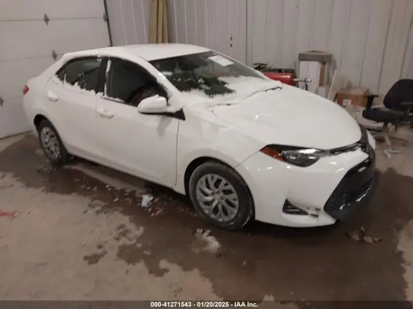 2T1BURHE1JC123122 2018 TOYOTA COROLLA - Image 1