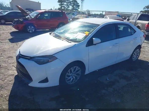 2T1BURHE1JC123850 2018 TOYOTA COROLLA - Image 2