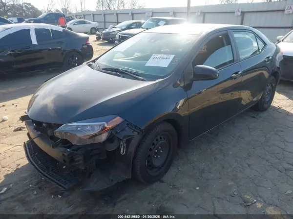 2T1BURHE1JC974689 2018 TOYOTA COROLLA - Image 2