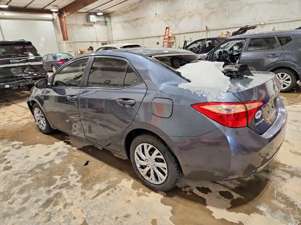 2T1BURHE1JC974949 2018 TOYOTA COROLLA - Image 2