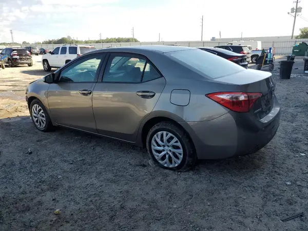 2T1BURHE1JC980685 2018 TOYOTA COROLLA - Image 2