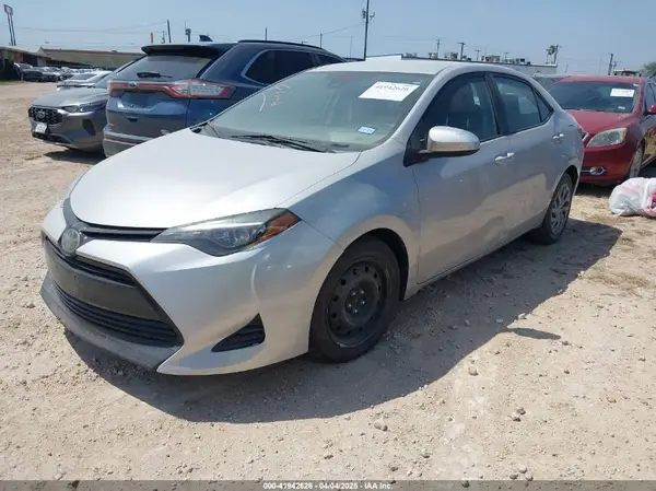 2T1BURHE1JC986244 2018 TOYOTA COROLLA - Image 2