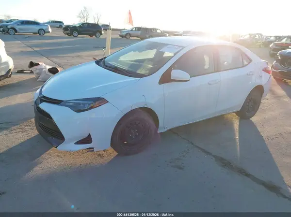 2T1BURHE1JC986521 2018 TOYOTA COROLLA - Image 2