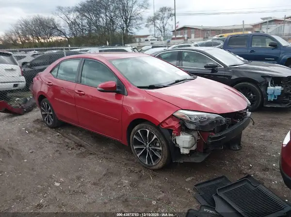 2T1BURHE1JC988205 2018 TOYOTA COROLLA - Image 1