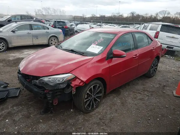 2T1BURHE1JC988205 2018 TOYOTA COROLLA - Image 2