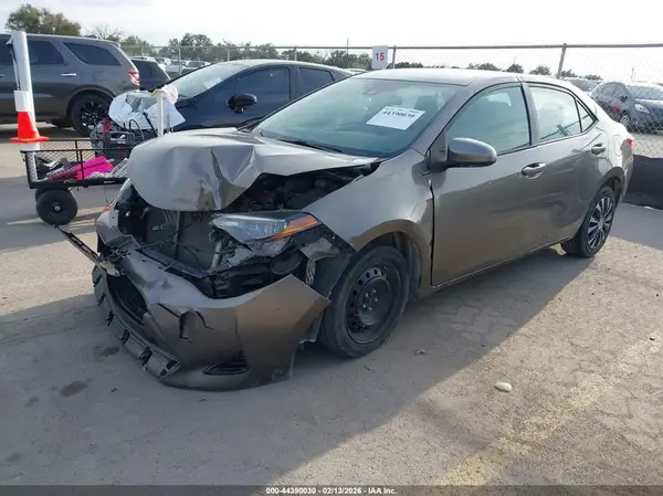 2T1BURHE1JC989516 2018 TOYOTA COROLLA - Image 2