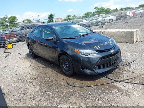 2T1BURHE1JC989743 2018 TOYOTA COROLLA - Image 1