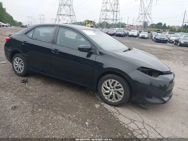 2T1BURHE1JC996191 2018 TOYOTA COROLLA - Image 1