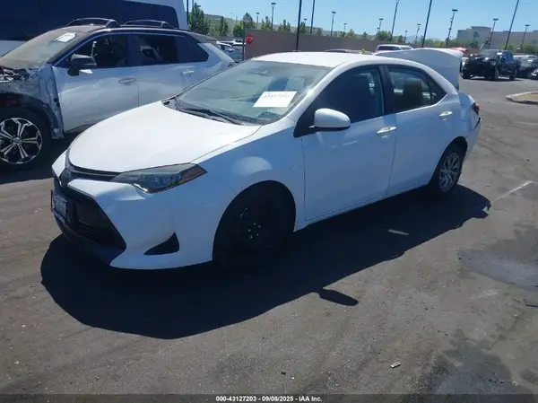 2T1BURHE1KC131335 2019 TOYOTA COROLLA - Image 2