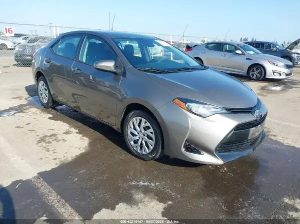 2T1BURHE1KC136602 2019 TOYOTA COROLLA - Image 1