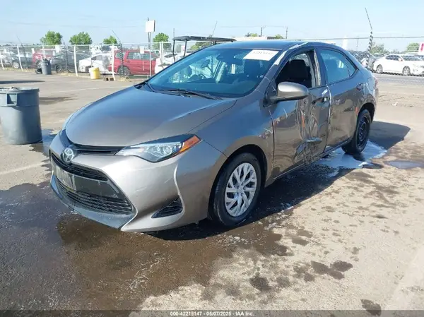 2T1BURHE1KC136602 2019 TOYOTA COROLLA - Image 2