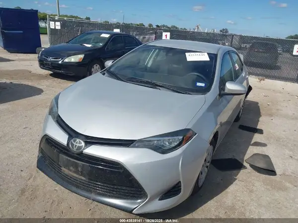 2T1BURHE1KC140830 2019 TOYOTA COROLLA - Image 2