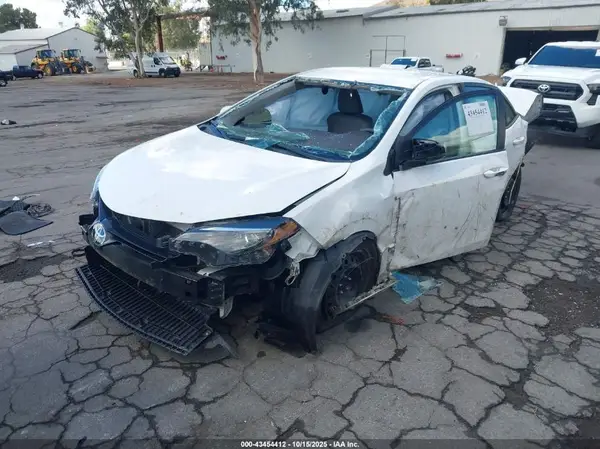 2T1BURHE1KC144960 2019 TOYOTA COROLLA - Image 2