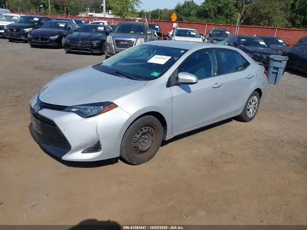 2T1BURHE1KC174640 2019 TOYOTA COROLLA - Image 2