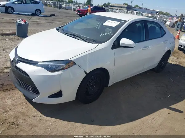 2T1BURHE1KC189736 2019 TOYOTA COROLLA - Image 2