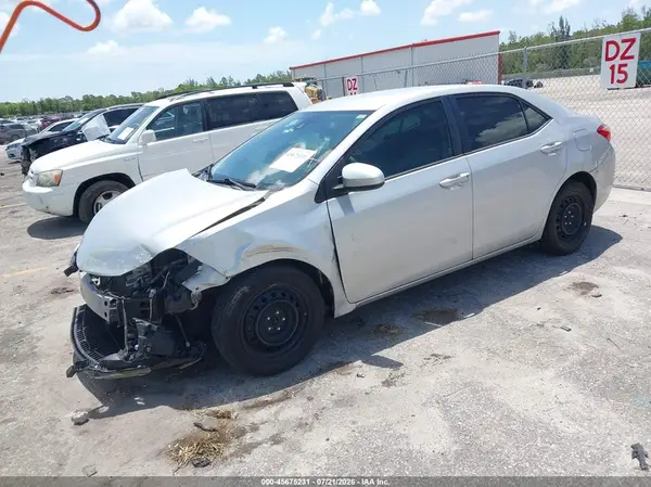 2T1BURHE1KC203635 2019 TOYOTA COROLLA - Image 2