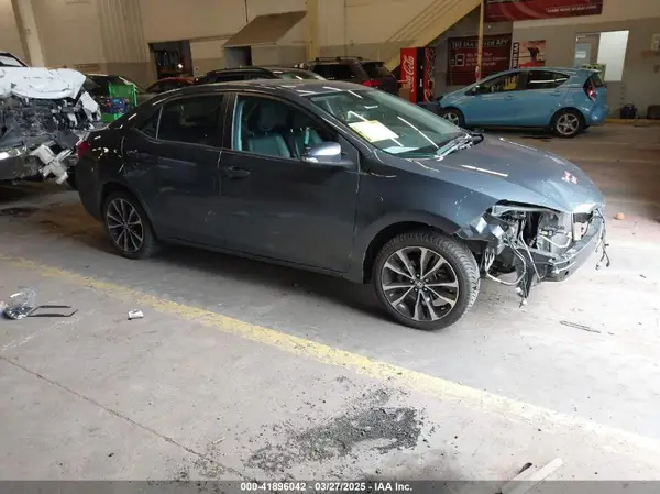 2T1BURHE1KC204994 2019 TOYOTA COROLLA - Image 1