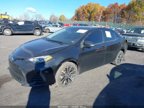 2T1BURHE2HC757579 2017 TOYOTA COROLLA - Image 2
