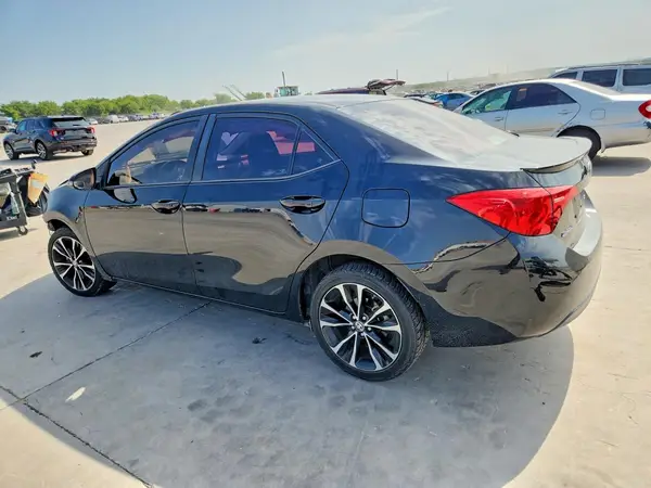 2T1BURHE2HC762569 2017 TOYOTA COROLLA - Image 2