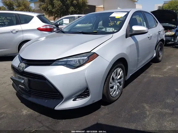 2T1BURHE2HC764709 2017 TOYOTA COROLLA - Image 2