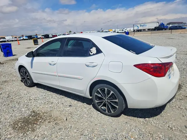 2T1BURHE2HC781073 2017 TOYOTA COROLLA - Image 2