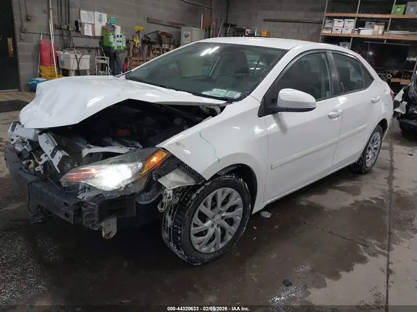 2T1BURHE2HC781560 2017 TOYOTA COROLLA - Image 2